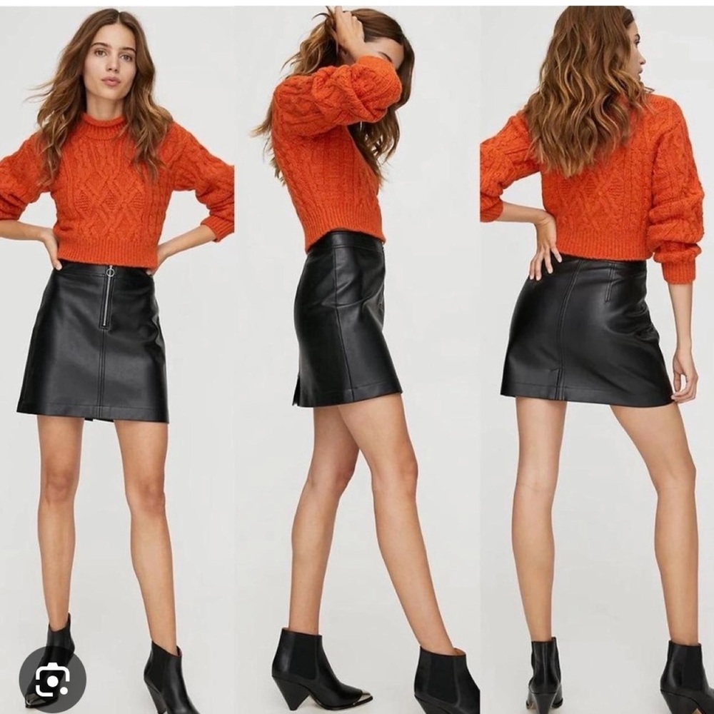Aritzia Black Faux Leather skirt (size 4)